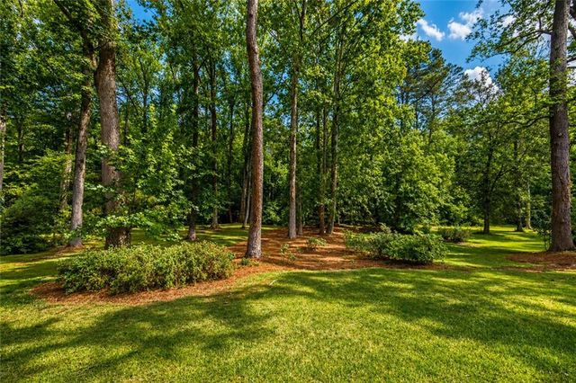 360 Barkshire Lane, Roswell, GA 30076