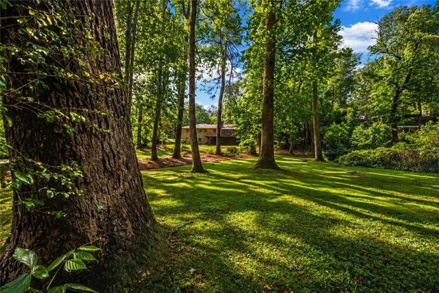 360 Barkshire Lane, Roswell, GA 30076