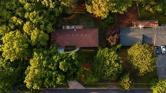 360 Barkshire Lane, Roswell, GA 30076
