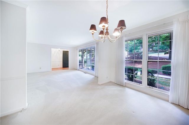 360 Barkshire Lane, Roswell, GA 30076
