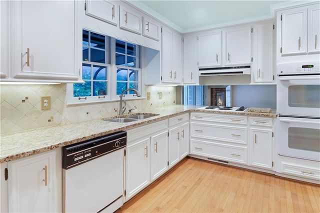 360 Barkshire Lane, Roswell, GA 30076