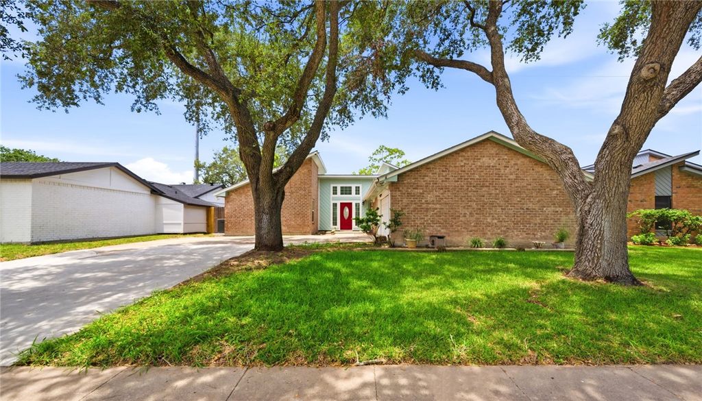 2409 Still Brook Dr, Corpus Christi, TX 78414 — exterior