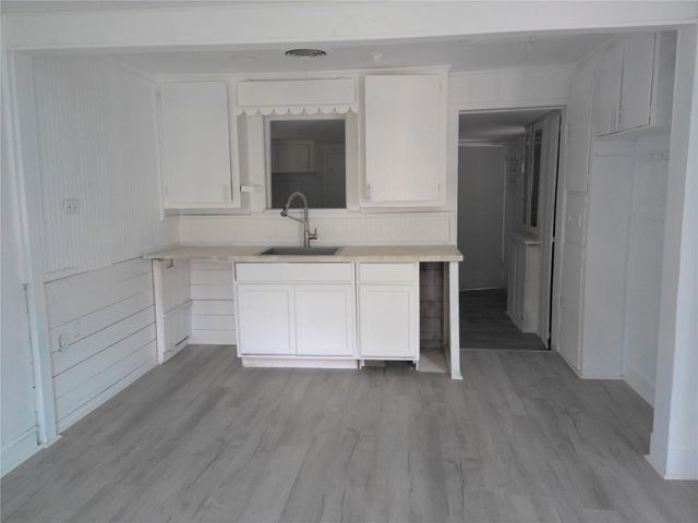 1200 Avenue A, Bay City, TX 77414