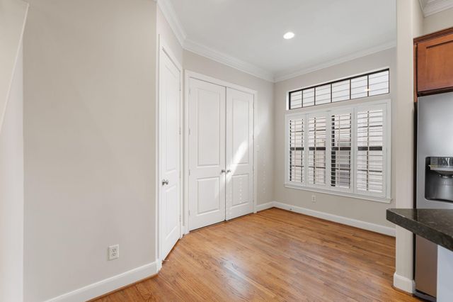 121 Roy Street, Houston, TX 77007