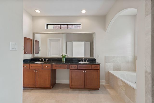 121 Roy Street, Houston, TX 77007