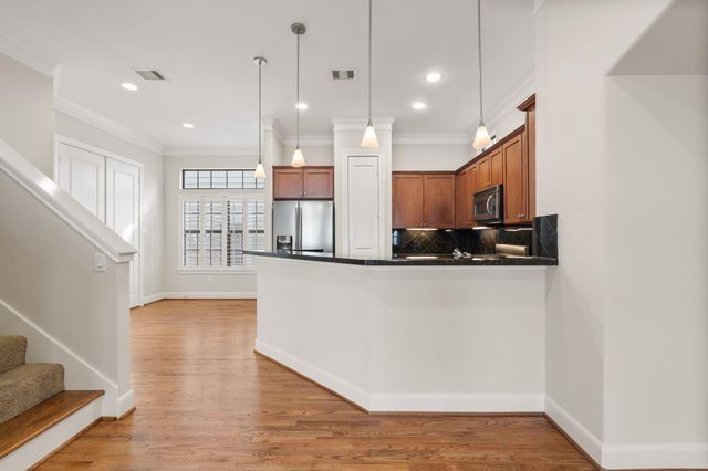 121 Roy Street, Houston, TX 77007