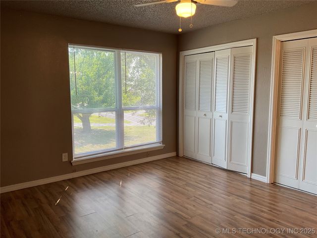 6515 S 81st East Place, Tulsa, OK 74133