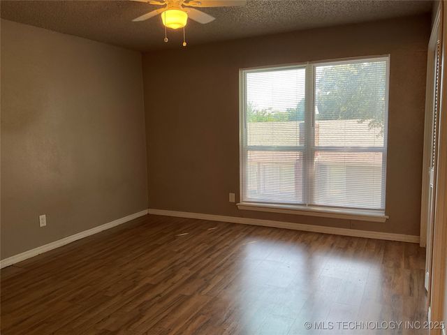 6515 S 81st East Place, Tulsa, OK 74133