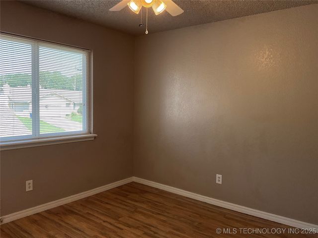 6515 S 81st East Place, Tulsa, OK 74133