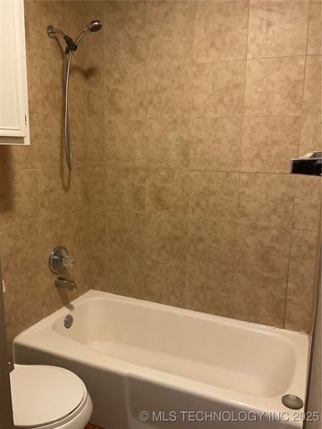 6515 S 81st East Place, Tulsa, OK 74133