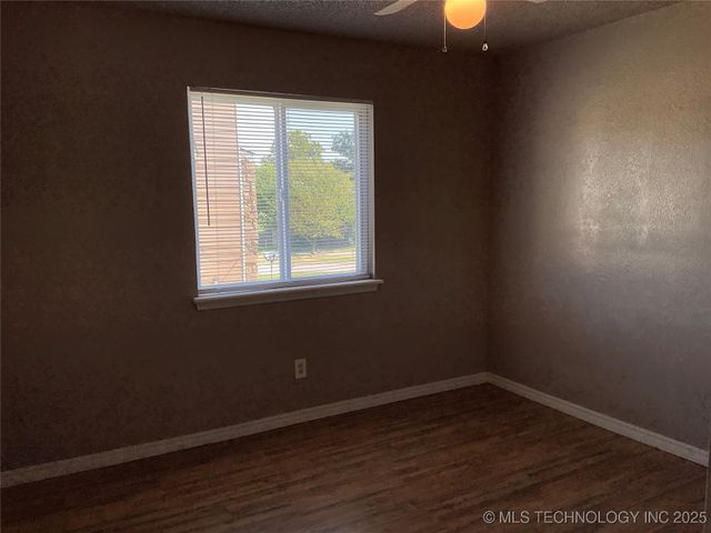 6515 S 81st East Place, Tulsa, OK 74133