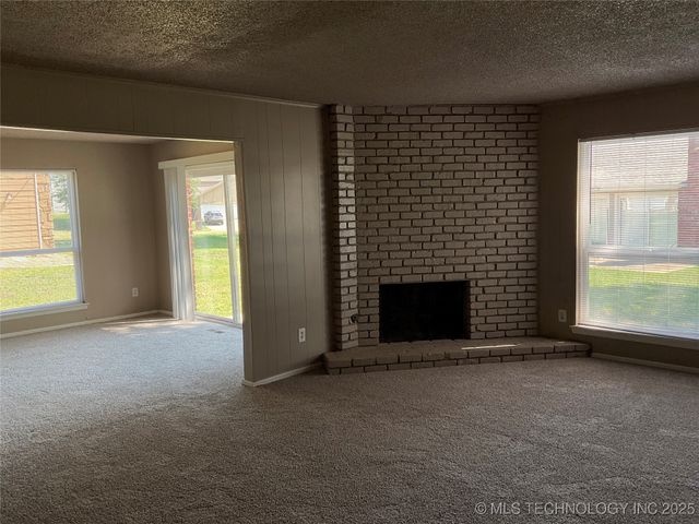 6515 S 81st East Place, Tulsa, OK 74133