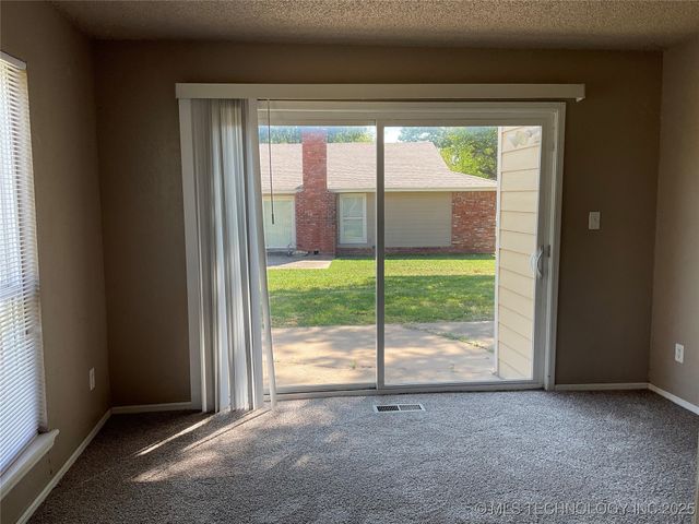 6515 S 81st East Place, Tulsa, OK 74133