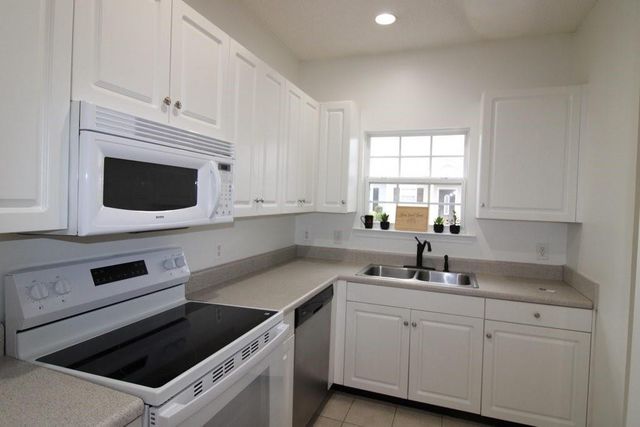 348 Moss Creek Lane, Brunswick, GA 31525
