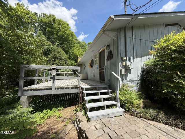 2360 Goldrush Road, Pigeon Forge, TN 37863