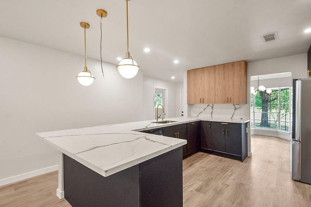 5514 Chantilly Lane, Houston, TX 77092