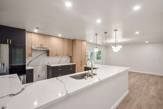 5514 Chantilly Lane, Houston, TX 77092