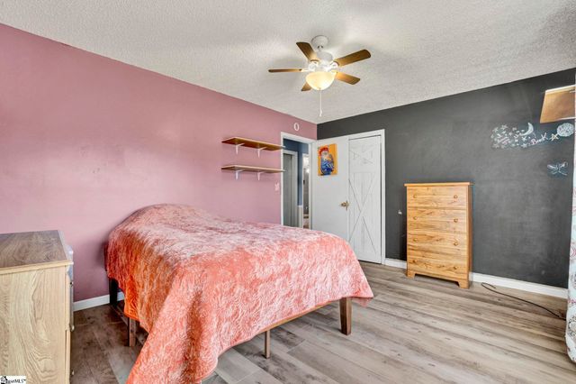 503 Edgewater Road, Woodruff, SC 29388