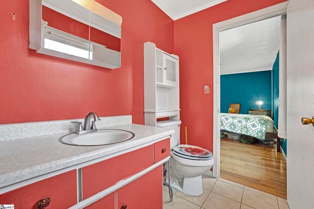 503 Edgewater Road, Woodruff, SC 29388