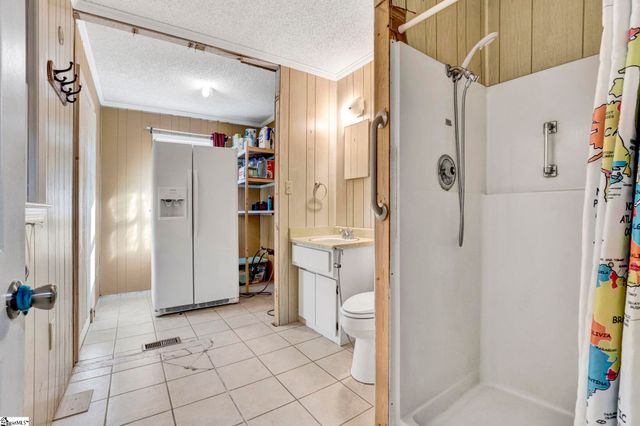 503 Edgewater Road, Woodruff, SC 29388