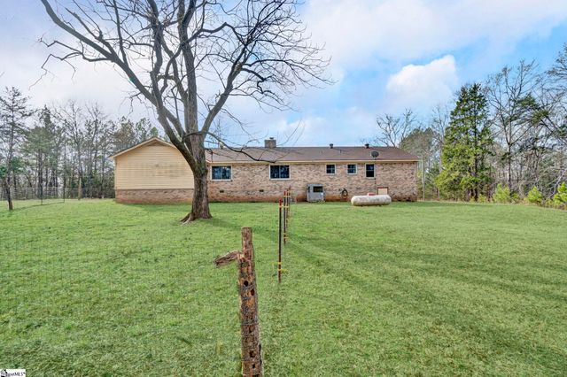 503 Edgewater Road, Woodruff, SC 29388