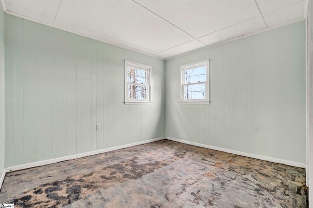 503 Edgewater Road, Woodruff, SC 29388