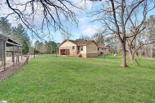 503 Edgewater Road, Woodruff, SC 29388