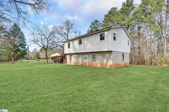 503 Edgewater Road, Woodruff, SC 29388