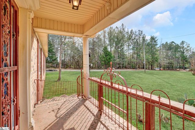 503 Edgewater Road, Woodruff, SC 29388