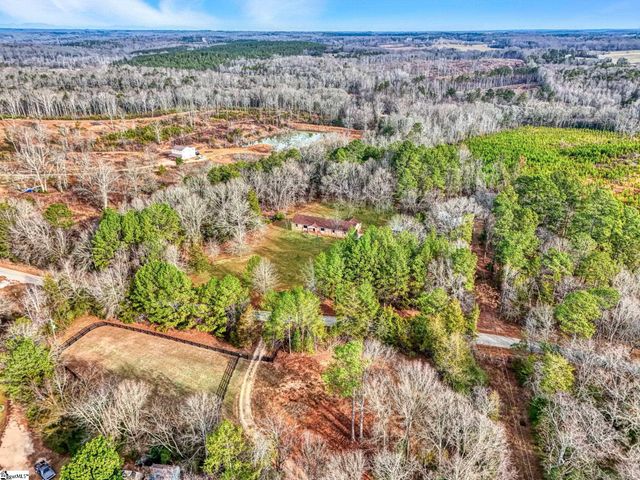 503 Edgewater Road, Woodruff, SC 29388