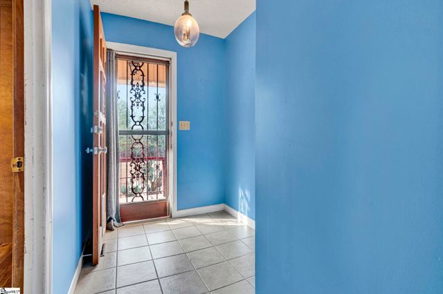 503 Edgewater Road, Woodruff, SC 29388