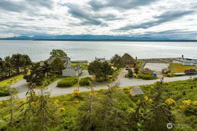 3825 S Oceanside Drive, Greenbank, WA 98253