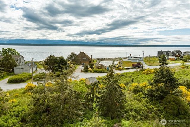 3825 S Oceanside Drive, Greenbank, WA 98253