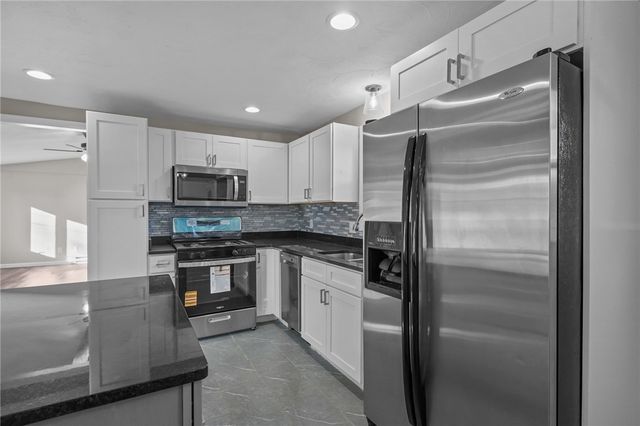 38 Bowman Street, Warwick, RI 02889