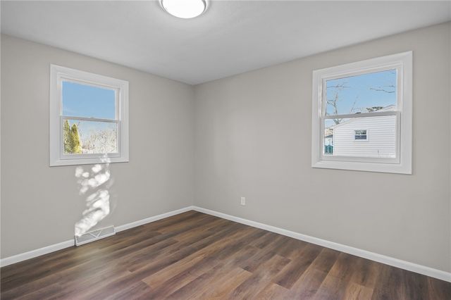 38 Bowman Street, Warwick, RI 02889