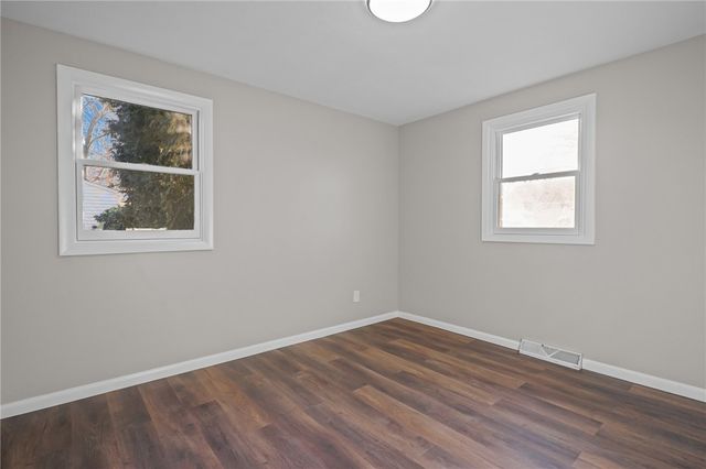 38 Bowman Street, Warwick, RI 02889