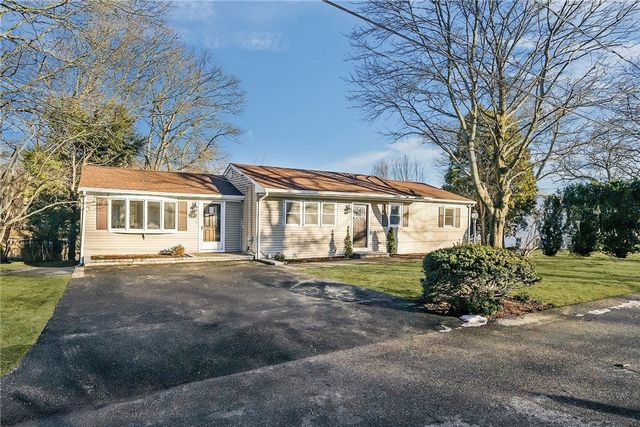 38 Bowman Street, Warwick, RI 02889