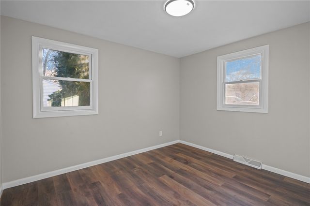 38 Bowman Street, Warwick, RI 02889