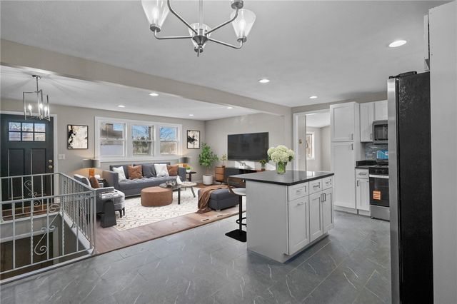 38 Bowman Street, Warwick, RI 02889