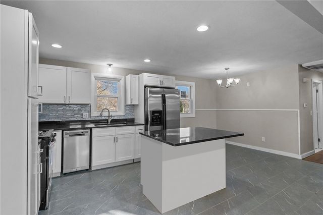 38 Bowman Street, Warwick, RI 02889