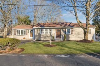38 Bowman Street, Warwick, RI 02889