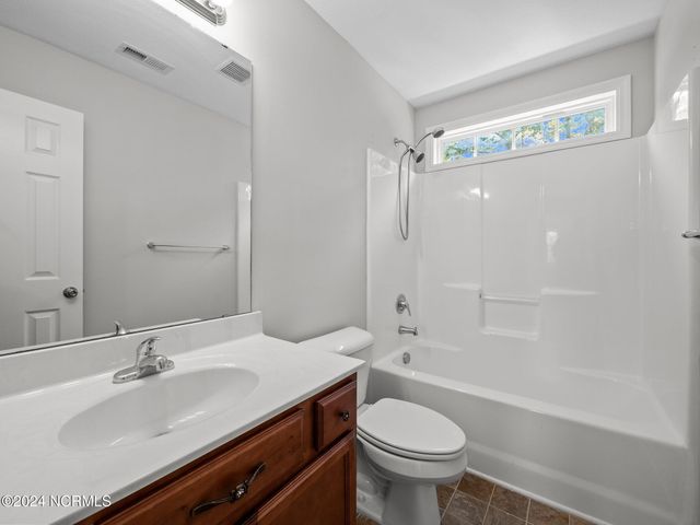 101 Clymer Court, Hubert, NC 28539