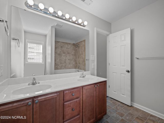 101 Clymer Court, Hubert, NC 28539