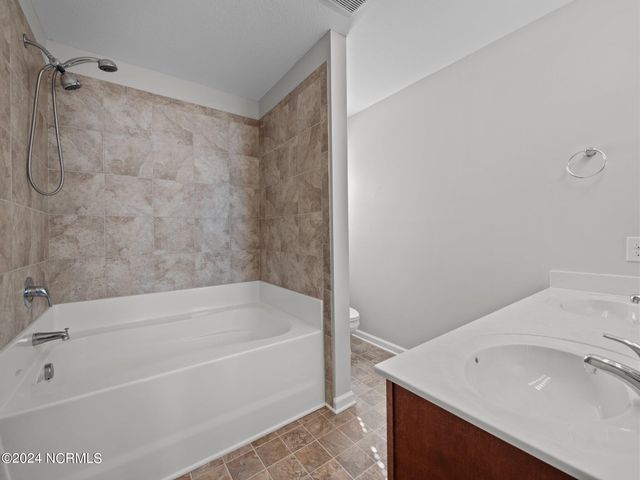 101 Clymer Court, Hubert, NC 28539