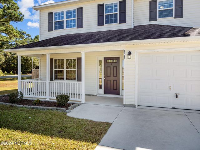 101 Clymer Court, Hubert, NC 28539