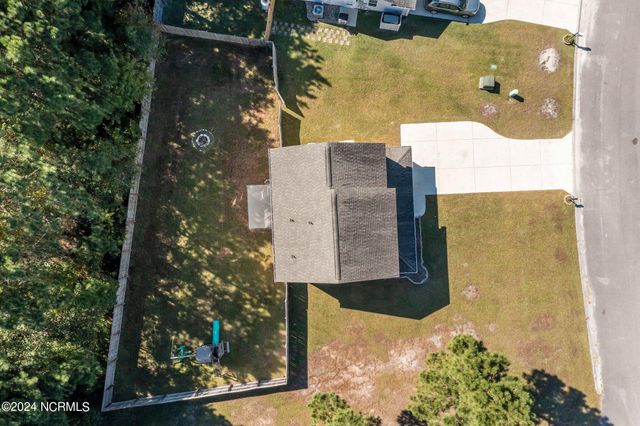 101 Clymer Court, Hubert, NC 28539