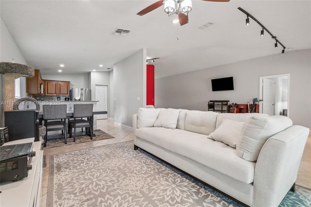 1924 SW Jamesport Drive, Port St. Lucie, Port St Lucie, FL 34953