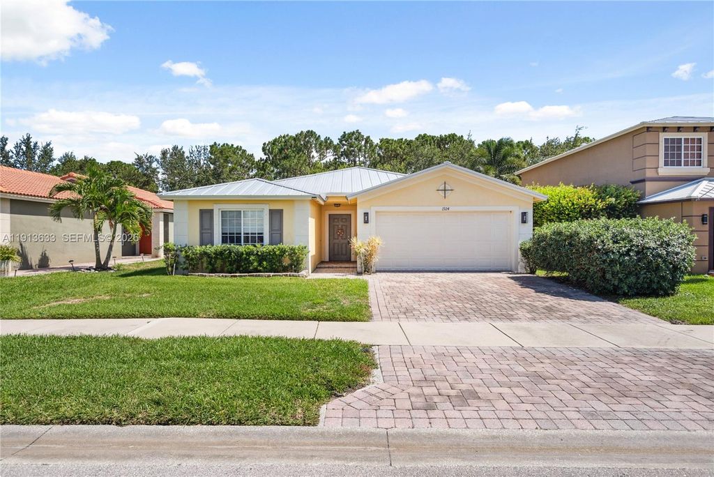 1924 SW Jamesport Drive, Port St. Lucie, Port St Lucie, FL 34953