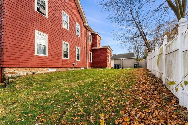 32 Kirby St, Marlborough, MA 01752