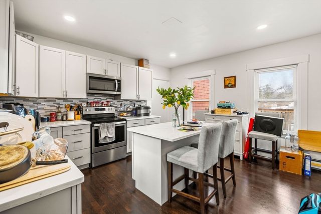 32 Kirby St, Marlborough, MA 01752